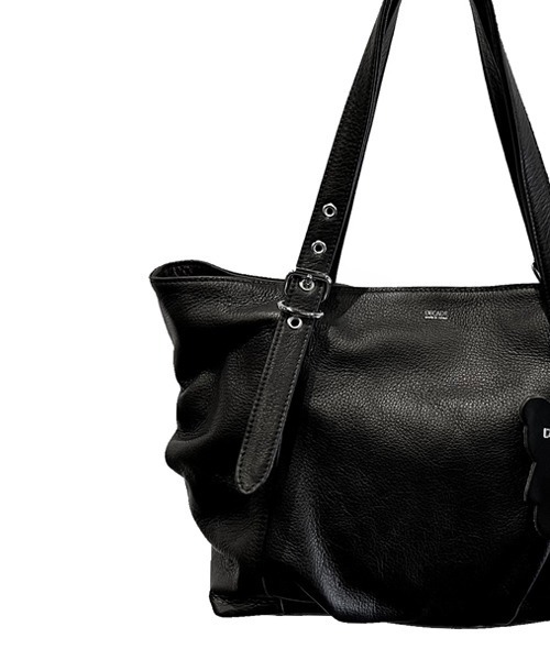 DECADE(ディケイド)の「オイルドカウレザー・ミニトートバッグDECADE(No-01504) Oiled Cow Leather Mini Tote Bag ディケイド(トートバッグ・メンズ・ブラック/ブラック系その他・フリー)」の6枚目の写真