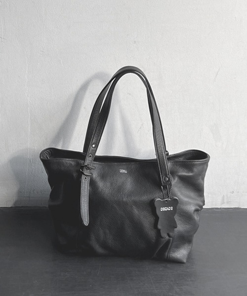 DECADE(ディケイド)の「オイルドカウレザー・ミニトートバッグDECADE(No-01504) Oiled Cow Leather Mini Tote Bag ディケイド(トートバッグ・メンズ・ブラック/ブラック系その他・フリー)」の15枚目の写真