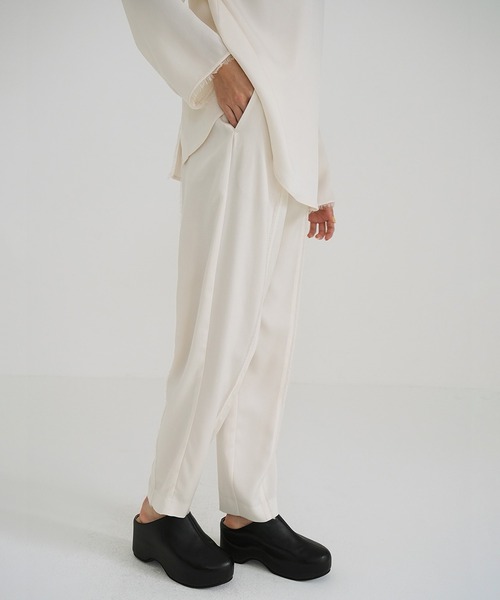 CLANE(クラネ)の「FRINGE LINE TAPERED PANTS(その他パンツ・レディース・ブラック/アイボリー・2/1/0)」の3枚目の写真