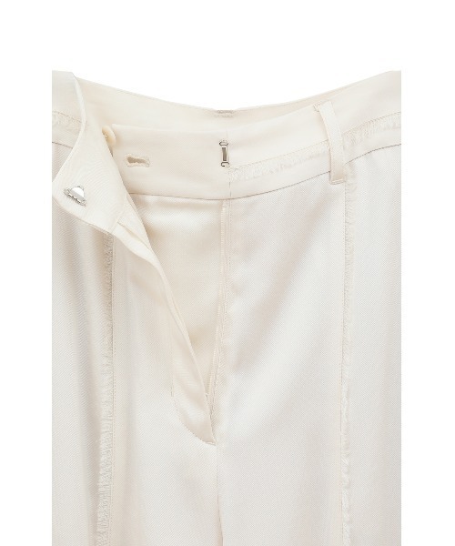 CLANE(クラネ)の「FRINGE LINE TAPERED PANTS(その他パンツ・レディース・ブラック/アイボリー・2/1/0)」の21枚目の写真