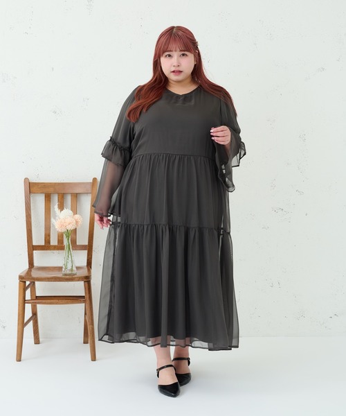 Louiosy(ルオシー)の「【大きいサイズ】Vネックティアードワンピース(ワンピース・レディース・ライトピンク/チャコールグレー/グレー系その他・4L/3L)」の1枚目の写真