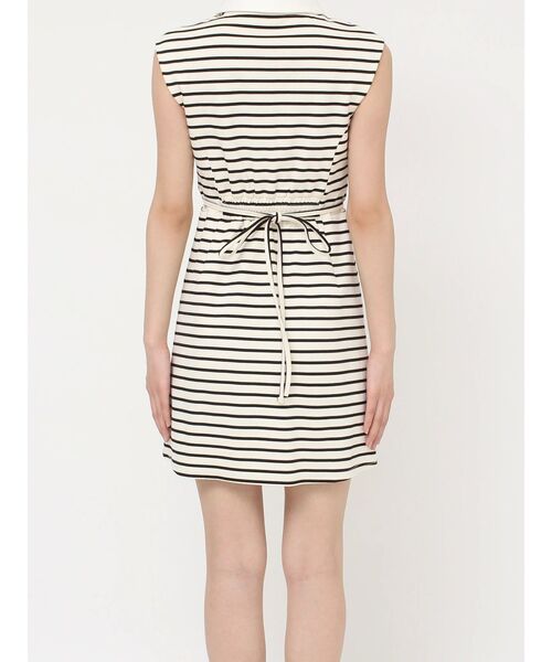 RESEXXY（リゼクシー）の「ウエストタックポロワンピース（ワンピース・レディース・アイボリー/ブラック/ネイビー・FREE）」の18枚目の写真