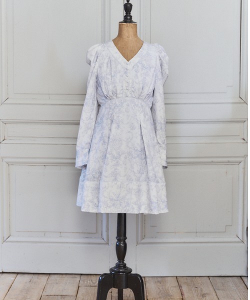 Meline M(メリンエム)の「Elegance Toile Printed Dress エレガンストワルプリントワンピース(ワンピース・レディース・ブラック系/ブルー系・FREE)」の7枚目の写真