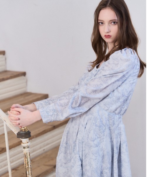 Meline M(メリンエム)の「Elegance Toile Printed Dress エレガンストワルプリントワンピース(ワンピース・レディース・ブラック系/ブルー系・FREE)」の14枚目の写真