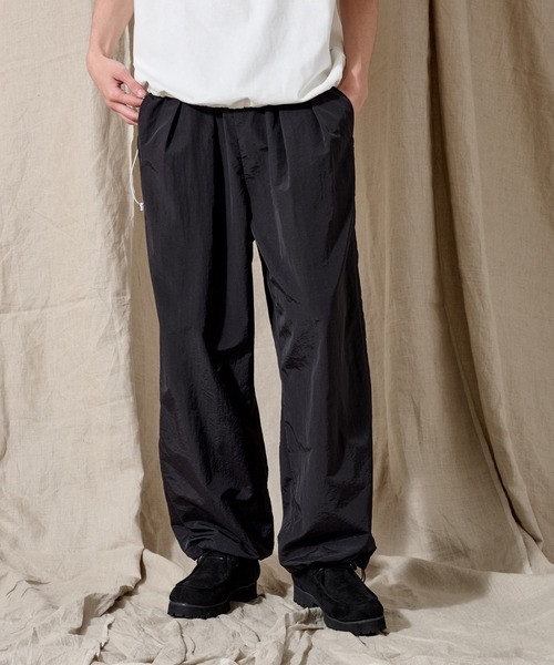WETTEMPT（ウィテンプト）の「TECH NYLON 2 TUCK PANTS / テック