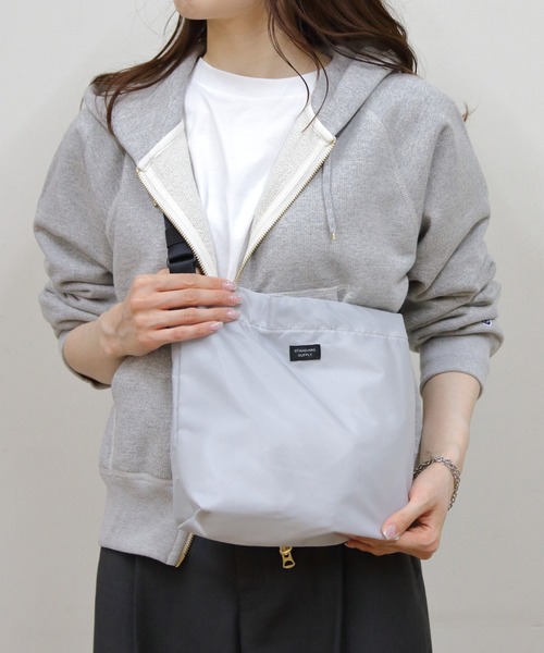 STANDARD SUPPLY(スタンダードサプライ)の「STANDARD SUPPLY/スタンダードサプライ ショルダー SHOULDER 【EASY】(ショルダーバッグ・レディース・チャコールグレー/ブラック/グレー/ブルー/カーキ/ピンク・FREE)」の4枚目の写真
