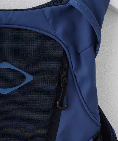 MSCHF（ミスチーフ）の「【Geek Office / ギークオフィス】MSCHF / ミスチーフ クロップド ベスト バック（ベスト・レディース・ネイビー/ブラック・FREE）」の9枚目の写真