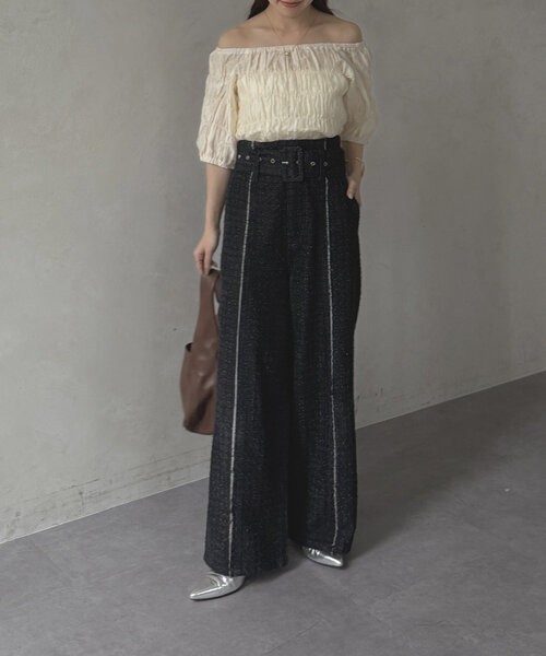 Thevon(ゼボン)の「シャーリングシアーボートネックブラウス(シャツ/ブラウス・レディース・アイボリー/ブラック/オリーブ・FREE)」の18枚目の写真