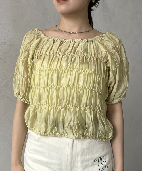 Thevon(ゼボン)の「シャーリングシアーボートネックブラウス(シャツ/ブラウス・レディース・アイボリー/ブラック/オリーブ・FREE)」の11枚目の写真