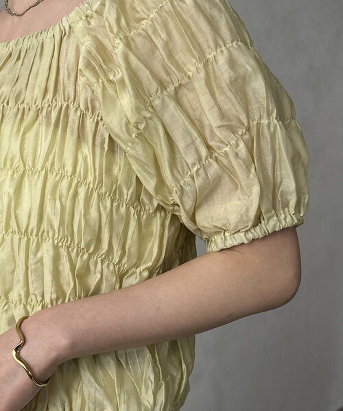 Thevon(ゼボン)の「シャーリングシアーボートネックブラウス(シャツ/ブラウス・レディース・アイボリー/ブラック/オリーブ・FREE)」の12枚目の写真