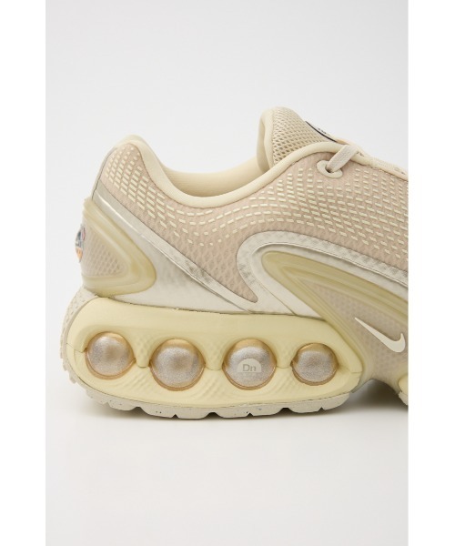 NIKE(ナイキ)の「エア マックス Dn(スニーカー・レディース・ベージュ・25cm/23cm/23.5cm/24cm/24.5cm)」の5枚目の写真