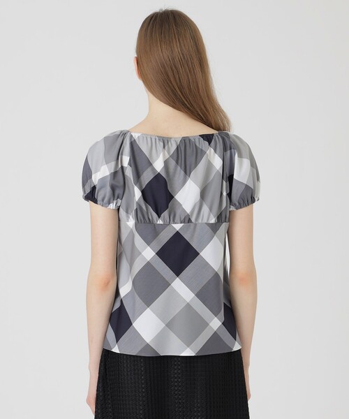 BLUE LABEL CRESTBRIDGE（ブルーレーベルクレストブリッジ）の「クレストブリッジチェックライトクロッシングツイルスクエアネックブラウス（シャツ/ブラウス・レディース・グレー系その他2/オレンジ系その他2/ベージュ系その他・38/36）」の6枚目の写真
