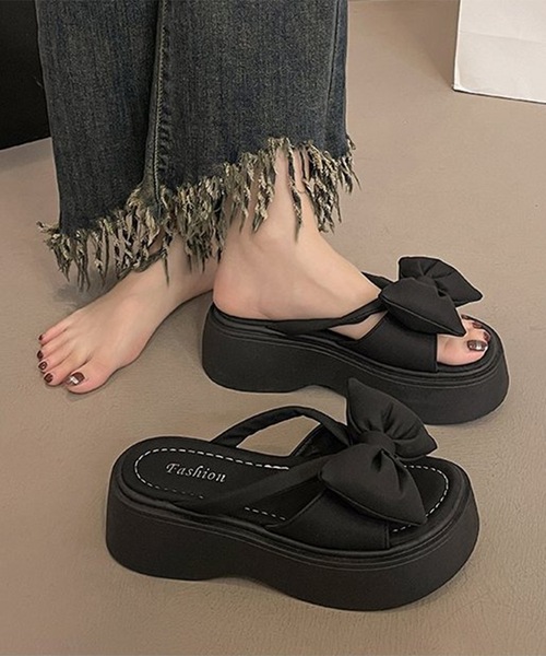 Lace Ladies（レースレディース）の「リボン トング風 プラットフォーム 厚底 サンダル（サンダル・レディース・アイボリー/シルバー/ブラック・24.5cm/22.5cm/23cm/23.5cm/24cm/25cm）」の3枚目の写真