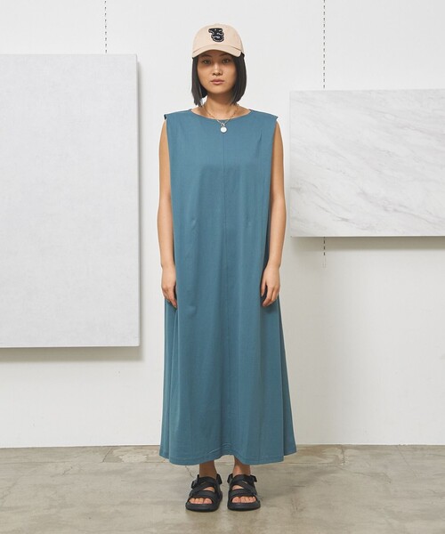 J.PRESS YORK STREET(ジェイプレスヨークストリート)の「【WOMEN】タックポイントワンピース(ワンピース・レディース・ブラック系/スカイブルー系/ネイビー系/ピーコックグリーン系・F)」の2枚目の写真