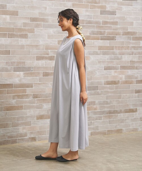 J.PRESS YORK STREET(ジェイプレスヨークストリート)の「【WOMEN】タックポイントワンピース(ワンピース・レディース・ブラック系/スカイブルー系/ネイビー系/ピーコックグリーン系・F)」の6枚目の写真