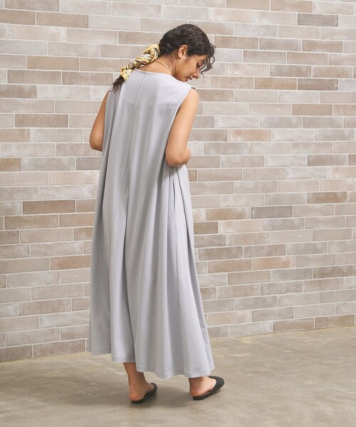 J.PRESS YORK STREET(ジェイプレスヨークストリート)の「【WOMEN】タックポイントワンピース(ワンピース・レディース・ブラック系/スカイブルー系/ネイビー系/ピーコックグリーン系・F)」の7枚目の写真
