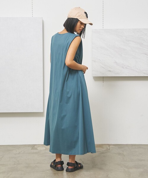 J.PRESS YORK STREET(ジェイプレスヨークストリート)の「【WOMEN】タックポイントワンピース(ワンピース・レディース・ブラック系/スカイブルー系/ネイビー系/ピーコックグリーン系・F)」の11枚目の写真