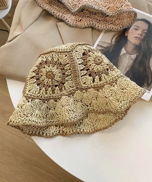 Revo.（レボ）の「フラワー かぎ編み クロシェ ペーパーハット / 麦わら帽子（ハット・レディース・ブラック/アイボリー/ネイビー/ベージュ・FREE）」の2枚目の写真