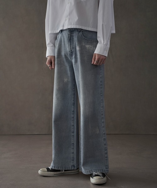 LUCY（ルーシー）の「LUCY/シルバープリントバギーフレアデニム（デニムパンツ・メンズ・ブラック系2/ライトインディゴブルー・MEDIUM/LARGE）」の2枚目の写真