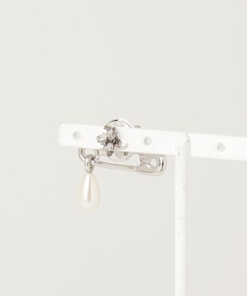 Vivienne Westwood MAN(ヴィヴィアンウエストウッドマン)の「MAN. CLAUDE SINGLE STUD(ピアス(片耳用)・メンズ・シルバー・FREE)」の2枚目の写真
