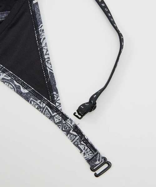 BILLABONG(ビラボン)の「【BILLABONG/ビラボン】25SS HIGH NECK BINDING BIKINI/水陸両用ペイズリー柄UVストレッチパイピングハイネックビキニ(水着)(水着・レディース・ブルー系その他/ブラック系その他・MEDIUM)」の6枚目の写真