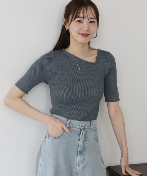 BLUEEAST(ブルーイースト)の「アシメネックリブニット(ニット/セーター・レディース・チャコールグレー/アイボリー/ピンクベージュ・MEDIUM)」の21枚目の写真