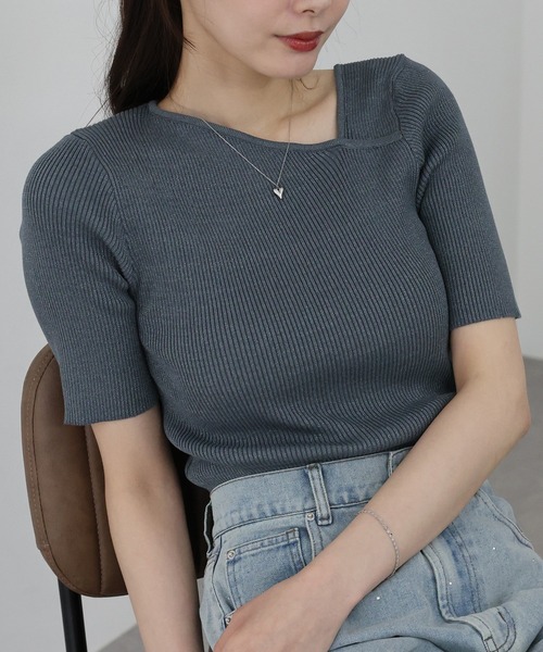 BLUEEAST(ブルーイースト)の「アシメネックリブニット(ニット/セーター・レディース・チャコールグレー/アイボリー/ピンクベージュ・MEDIUM)」の15枚目の写真