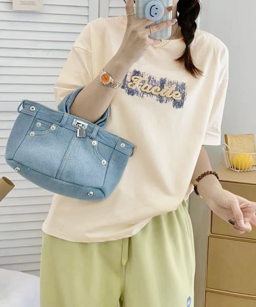 aimoha(アイモハ)の「ロゴプリントゆるTシャツ (SS)(Tシャツ/カットソー・レディース・ブルー/ライトベージュ/ホワイト/ライトグリーン/ライトグレー・FREE)」の11枚目の写真