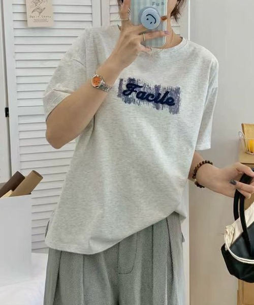 aimoha(アイモハ)の「ロゴプリントゆるTシャツ (SS)(Tシャツ/カットソー・レディース・ブルー/ライトベージュ/ホワイト/ライトグリーン/ライトグレー・FREE)」の9枚目の写真