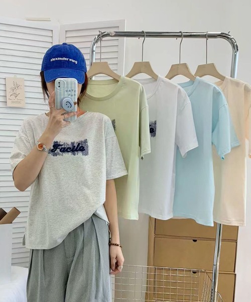aimoha(アイモハ)の「ロゴプリントゆるTシャツ (SS)(Tシャツ/カットソー・レディース・ブルー/ライトベージュ/ホワイト/ライトグリーン/ライトグレー・FREE)」の17枚目の写真