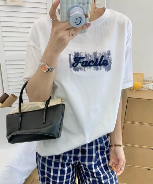 aimoha(アイモハ)の「ロゴプリントゆるTシャツ (SS)(Tシャツ/カットソー・レディース・ブルー/ライトベージュ/ホワイト/ライトグリーン/ライトグレー・FREE)」の8枚目の写真