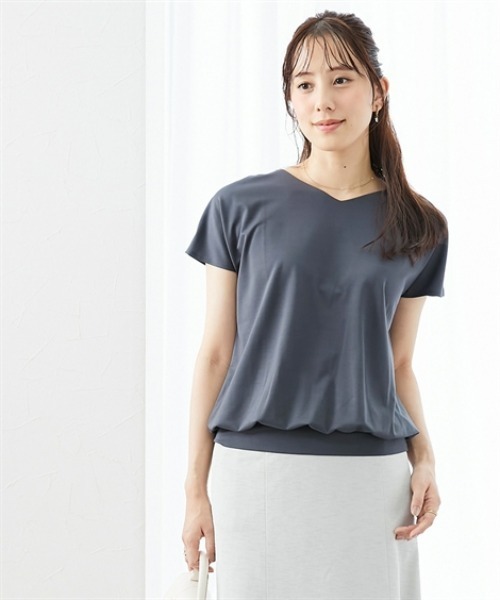 7days Life Styling（セブンデイズライフスタイリング）の「【接触冷感】シルケット加工フレンチスリーブVネックカットソートップス（Tシャツ/カットソー・レディース・ミント/ネイビー/ブラウン/オフホワイト/ライトベージュ/ブルーグレー/チャコール・S/M/L/LL/3L）」の10枚目の写真