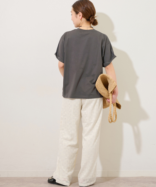 JOURNAL STANDARD relume(ジャーナルスタンダード レリューム)の「コットンペイントロゴTEE(Tシャツ/カットソー・レディース・チャコールグレー/ホワイト・FREE)」の4枚目の写真