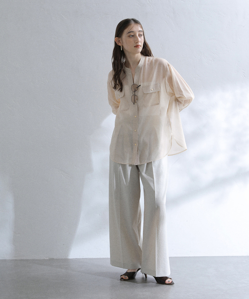 La TOTALITE(ラトータリテ)の「【洗える】シアーポケットシャツ(シャツ/ブラウス・レディース・バーガンディー/ベージュ・FREE)」の3枚目の写真
