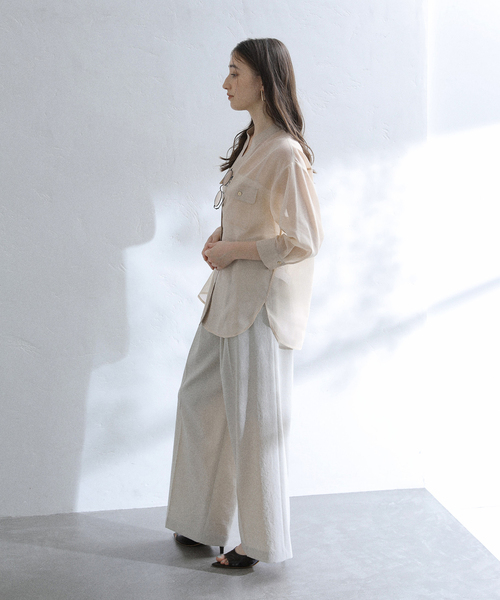 La TOTALITE(ラトータリテ)の「【洗える】シアーポケットシャツ(シャツ/ブラウス・レディース・バーガンディー/ベージュ・FREE)」の4枚目の写真