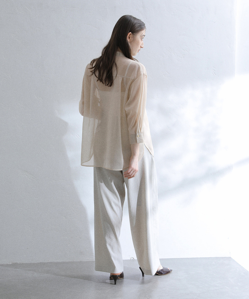 La TOTALITE(ラトータリテ)の「【洗える】シアーポケットシャツ(シャツ/ブラウス・レディース・バーガンディー/ベージュ・FREE)」の5枚目の写真