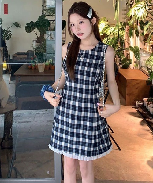 urge：（アージコロン ）の「【URGE：】チェック柄　フリル ミニ丈 ワンピース（ワンピース・レディース・ネイビー・SMALL/MEDIUM/LARGE/X-LARGE）」の6枚目の写真