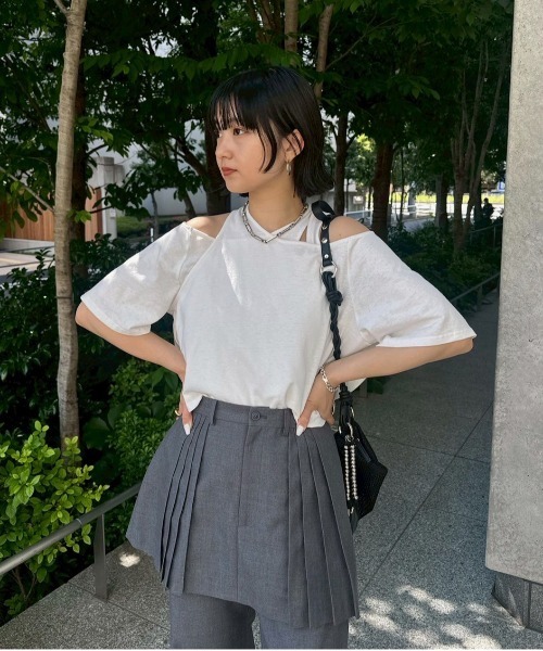Ameri（アメリ）の「MEDI ASYMMETRY LAYERED TOP（Tシャツ/カットソー・レディース・パープル/ホワイト/ブラック・FREE）」の6枚目の写真