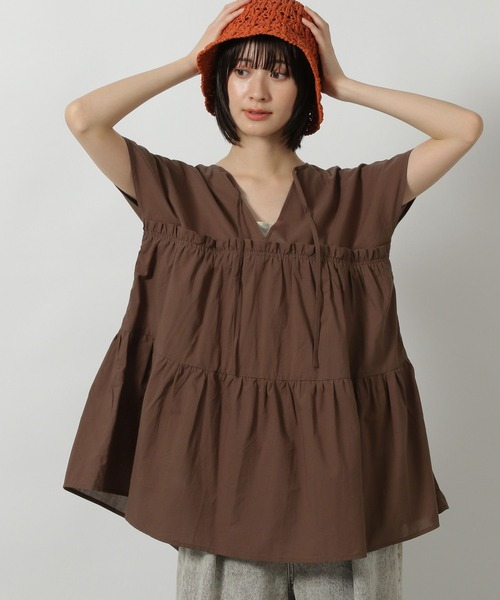 LAKOLE（ラコレ）の「2WAYティアードチュニック / 499371（チュニック・レディース・ブラック/ベージュ/レッド/ブラウン/ホワイト・FREE）」の3枚目の写真