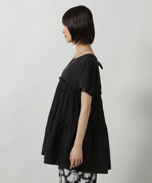 LAKOLE（ラコレ）の「2WAYティアードチュニック / 499371（チュニック・レディース・ブラック/ベージュ/レッド/ブラウン/ホワイト・FREE）」の15枚目の写真