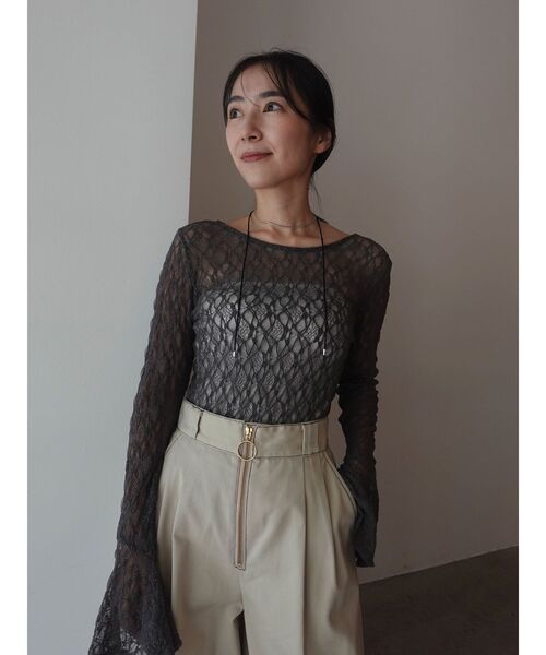 LAGUNAMOON（ラグナムーン）の「2WAYストレッチレーストップス（シャツ/ブラウス・レディース・ブラック/アイボリー/チャコールグレー/ブルー・FREE）」の9枚目の写真