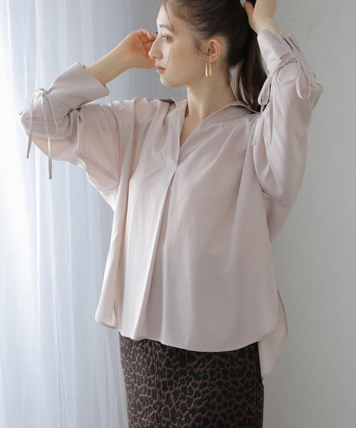 La TOTALITE(ラトータリテ)の「【洗える】スキッパーオータムシャツ(シャツ/ブラウス・レディース・スカイブルー/レッド/ベージュ・FREE)」の1枚目の写真