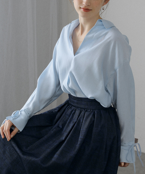 La TOTALITE(ラトータリテ)の「【洗える】スキッパーオータムシャツ(シャツ/ブラウス・レディース・スカイブルー/レッド/ベージュ・FREE)」の2枚目の写真