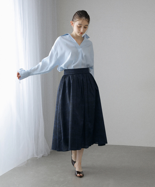 La TOTALITE(ラトータリテ)の「【洗える】スキッパーオータムシャツ(シャツ/ブラウス・レディース・スカイブルー/レッド/ベージュ・FREE)」の11枚目の写真