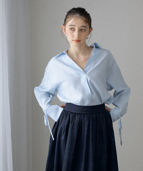 La TOTALITE(ラトータリテ)の「【洗える】スキッパーオータムシャツ(シャツ/ブラウス・レディース・スカイブルー/レッド/ベージュ・FREE)」の12枚目の写真