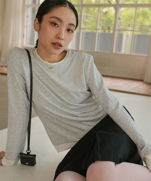 miette(ミエット)の「レイヤード風クルーネックカットソートップス(Tシャツ/カットソー・レディース・ダークブラウン/オートミール/チャコール/ライトイエロー・L/M)」の4枚目の写真