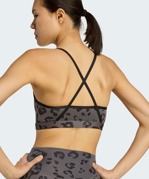 adidas（アディダス）の「パワーリアクト エッセンシャルズ ライトサポート ブラ プリント W TRN AER AOP / アディダス adidas（スポーツブラ・レディース・ホワイト/グレー・SMALL/MEDIUM/LARGE/M-CD/M-AB/L-CD/S-CD/L-AB/S-AB）」の7枚目の写真