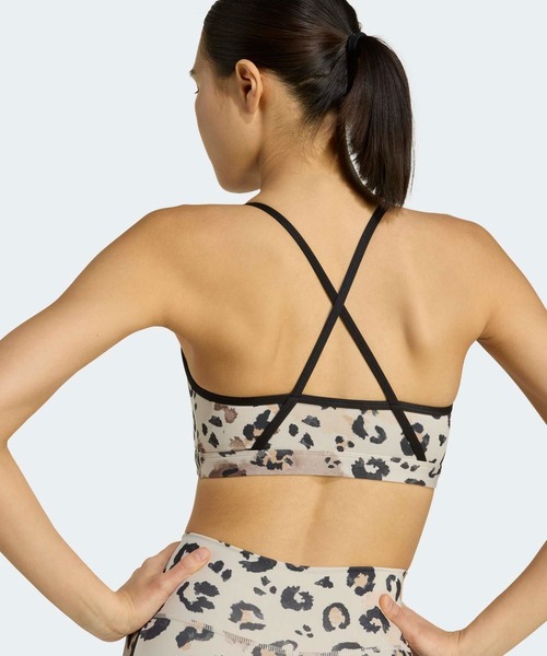 adidas（アディダス）の「パワーリアクト エッセンシャルズ ライトサポート ブラ プリント W TRN AER AOP / アディダス adidas（スポーツブラ・レディース・ホワイト/グレー・SMALL/MEDIUM/LARGE/M-CD/M-AB/L-CD/S-CD/L-AB/S-AB）」の10枚目の写真