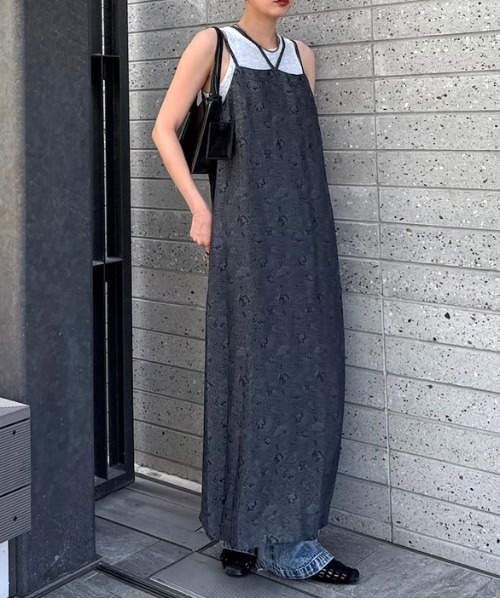 Ameri VINTAGE JACQUARD DRESS 代官山店限定 Ameri（アメリ）の「FLOWER JACQUARD STRAIGHT DRESS