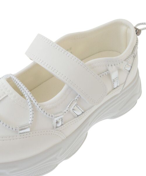 Green Parks(グリーンパークス)の「RUPIS.ドローコードスニーカー(スニーカー・レディース・アイボリー/ブラック・S/M/L)」の7枚目の写真